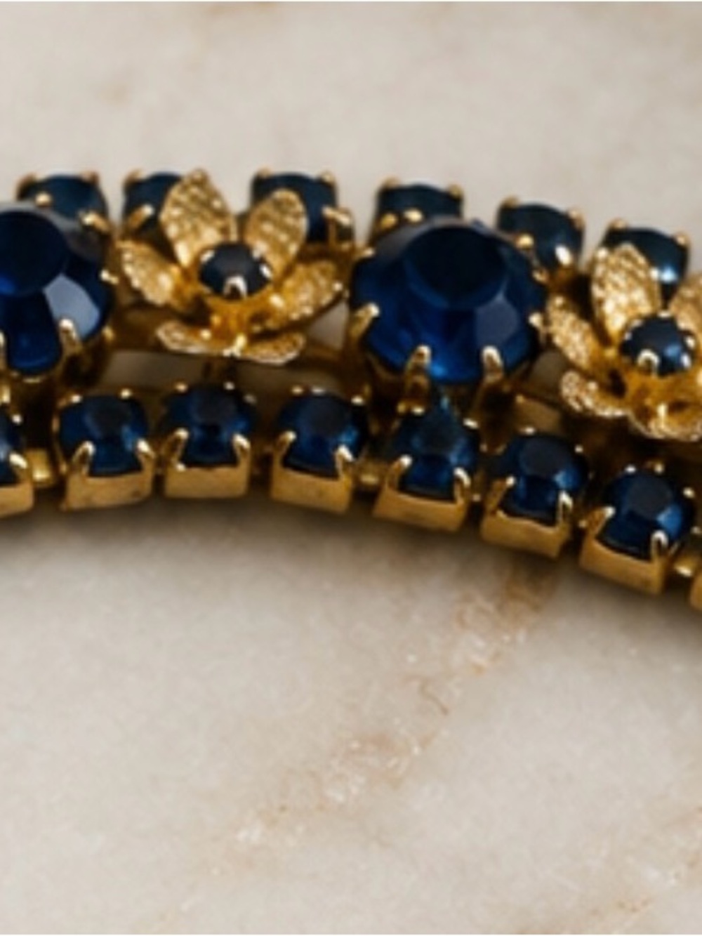 Vintage Gold Tone Floral Bracelet with Deep Blue Glass Crystal 7.5 - Picture 3 of 7